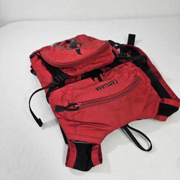 CamelBak Mini M.U.L.E Kids Hydration Hiking Backpack 50 oz Red/flames No Bladder - Picture 2 of 7